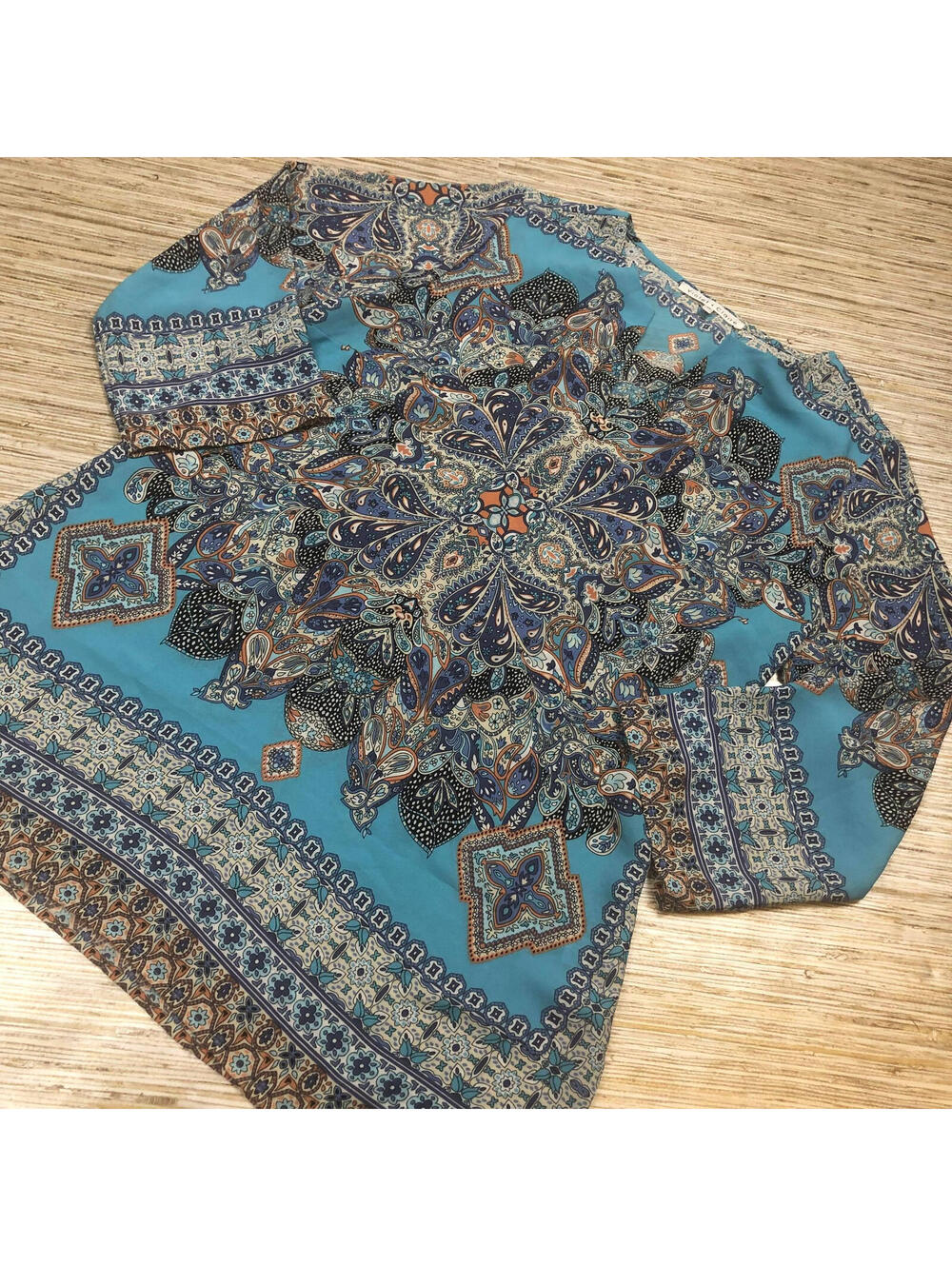 2269 Violet + Claire Womens Blouse Paisley 3/4 Slv Tunic Top V Neck BLUE sz M